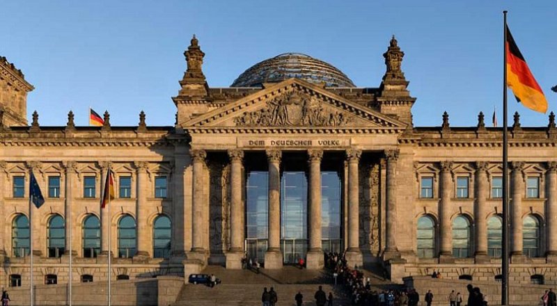 Здание Бундестага. Фото с сайта germik.com