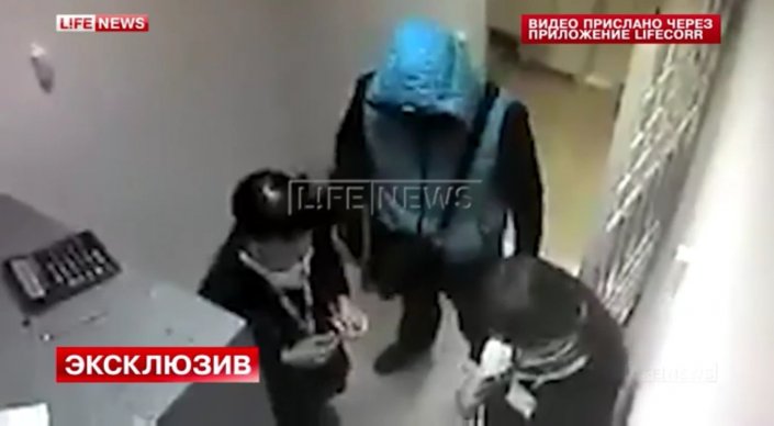 Кадр из видео с сайта lifenews.ru