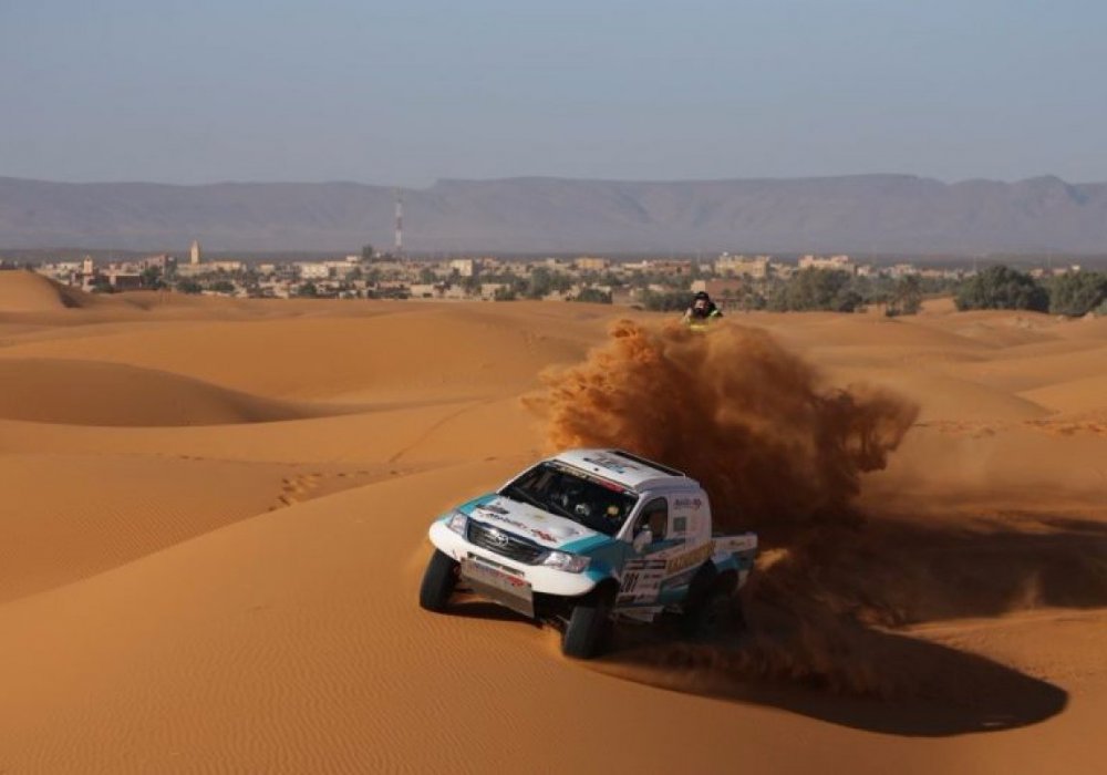 Фото с сайта Africa Eco Race и от команды Off Road Kazakhstan