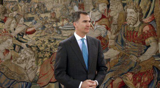Король Испании впервые в истории распустил парламент