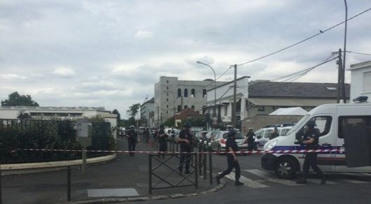 В пригороде Парижа проходит антитеррористическая операция