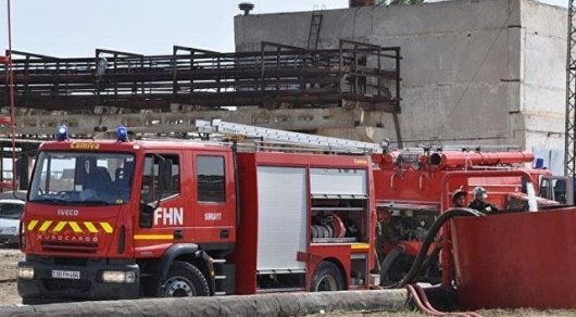 Сильный взрыв прогремел на оружейном заводе в Азербайджане
