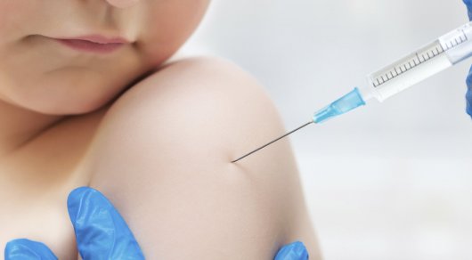 В Минздраве РК призвали не верить гомеопатам, выступающим против прививок