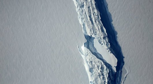 Айсберг весом в триллион тонн откололся от ледника в Антарктиде