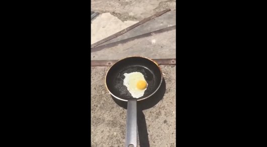 Житель Атырау повторил эксперимент шымкентца с поджаркой яиц