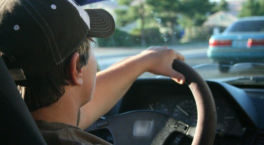Лишенный прав водитель наехал на 16-летнюю девушку в Астане