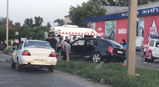 Авария с пятью пострадавшими попала на видео в Усть-Каменогорске