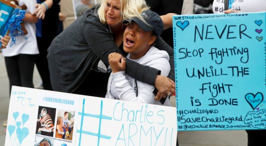 Дело неизлечимо больного Чарли Гарда: суд не позволил 11-месячному ребенку умереть дома