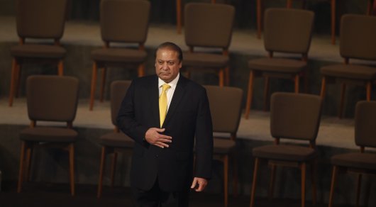 Премьер-министр Пакистана отстранен от должности из-за коррупционного скандала