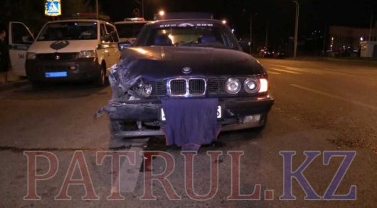 В Алматы лихач на BMW протаранил два авто: пострадали четверо детей