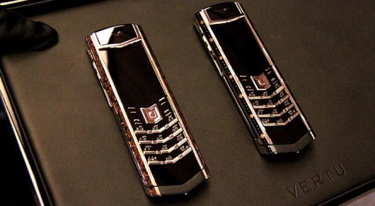 Vertu распродает последние «фамильные драгоценности» из своего музея