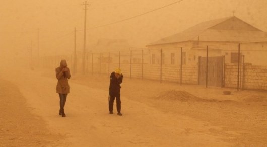 Штормовое предупреждение объявлено в четырех регионах Казахстана из-за сильного ветра