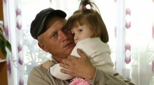 Отец найденной в Астане девочки: Моя дочь - все, что у меня есть