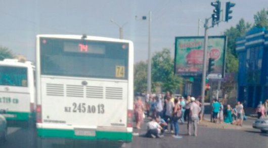 Автобус задавил пешехода, проехав на красный свет в Шымкенте