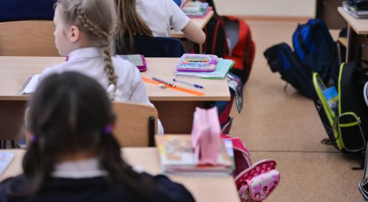 В Алматы предложили отменить зачисление в школы по микроучасткам