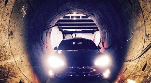 Илон Маск спустил Tesla в тоннель под Лос-Анджелесом