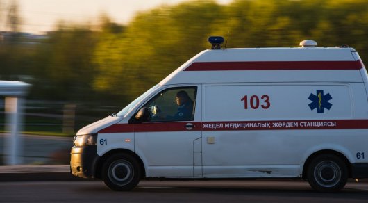 Автомобиль с 4 девушками врезался в бетонный блок в Алматинской области: есть погибшие