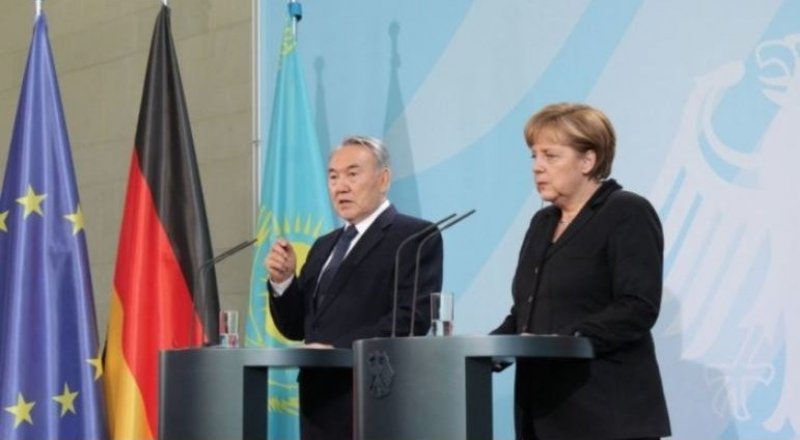 Нурсултан Назарбаев и Ангела Меркель. Фото ©Ренат Ташкинбаев