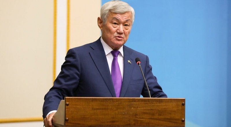 Министр труда и соцзащиты населения Бердибек Сапарбаев. 