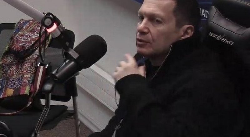 Владимир Соловьев в студии радиостанции "Вести FM"