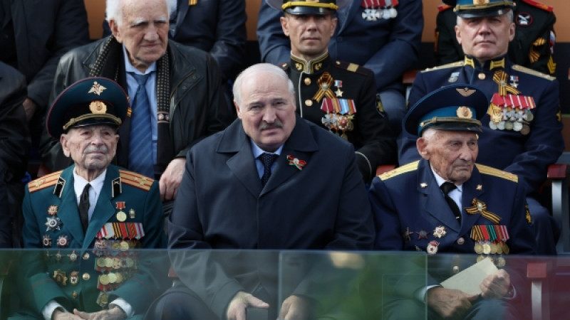 Александр Лукашенко на параде в Москве. Фото РИА Новости