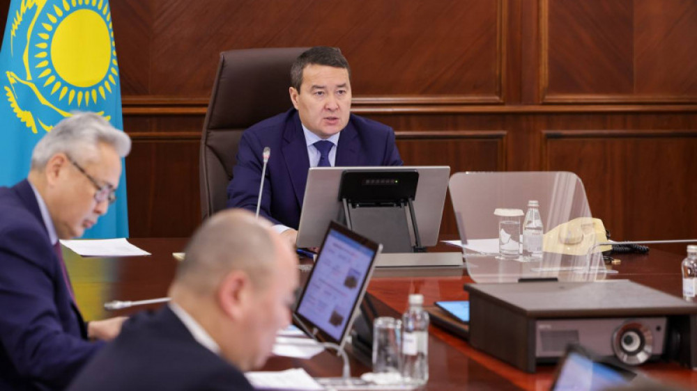 Глава правительства Алихан Смаилов. Фото primeminister.kz