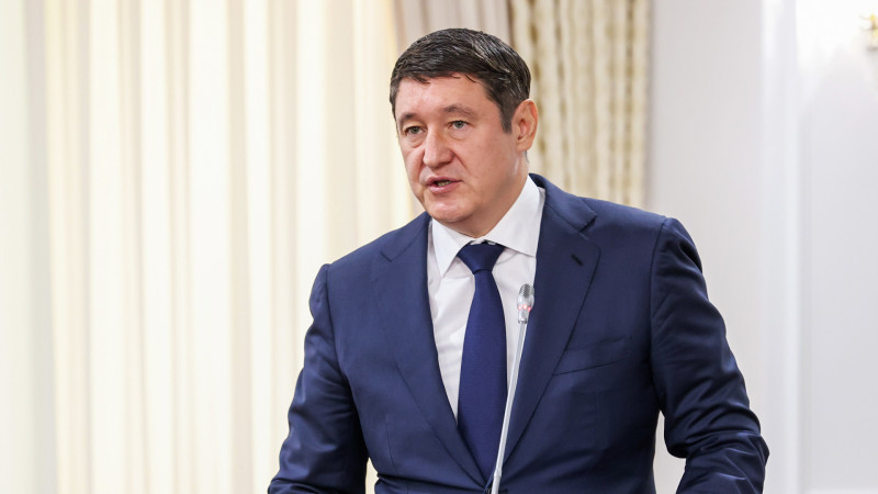 Министр энергетики Алмасадам Саткалиев. Фото primeminister.kz