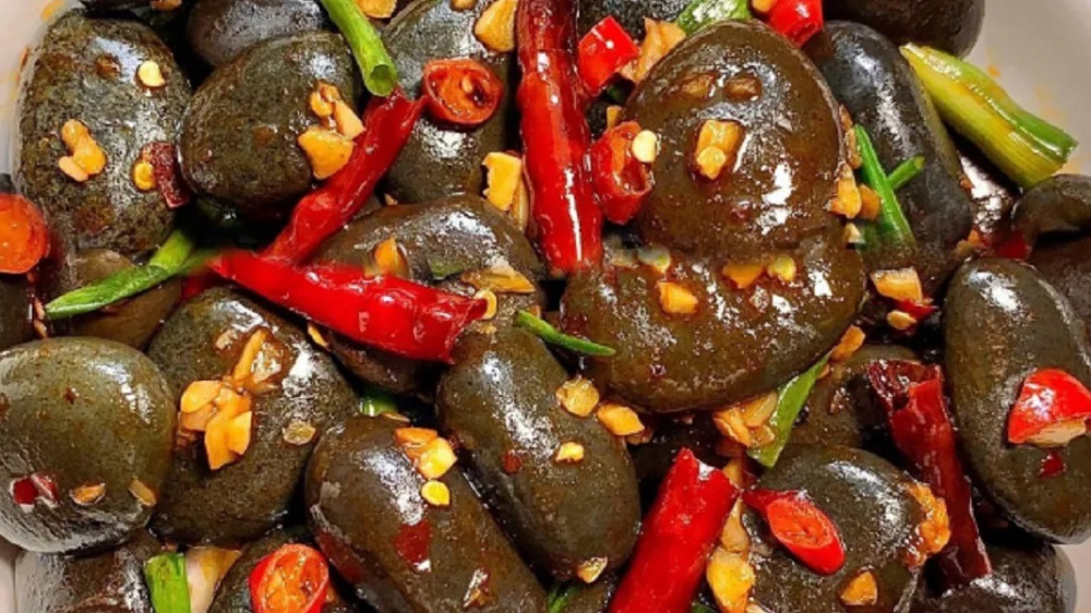 Блюдо из жареных камней набирает популярность в социальных сетях