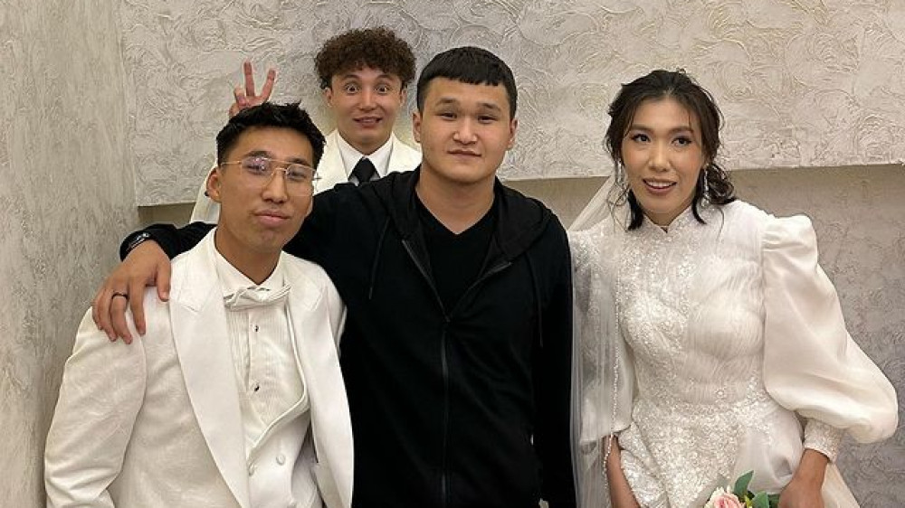 Популярный казахстанский певец Kalifarniya женился