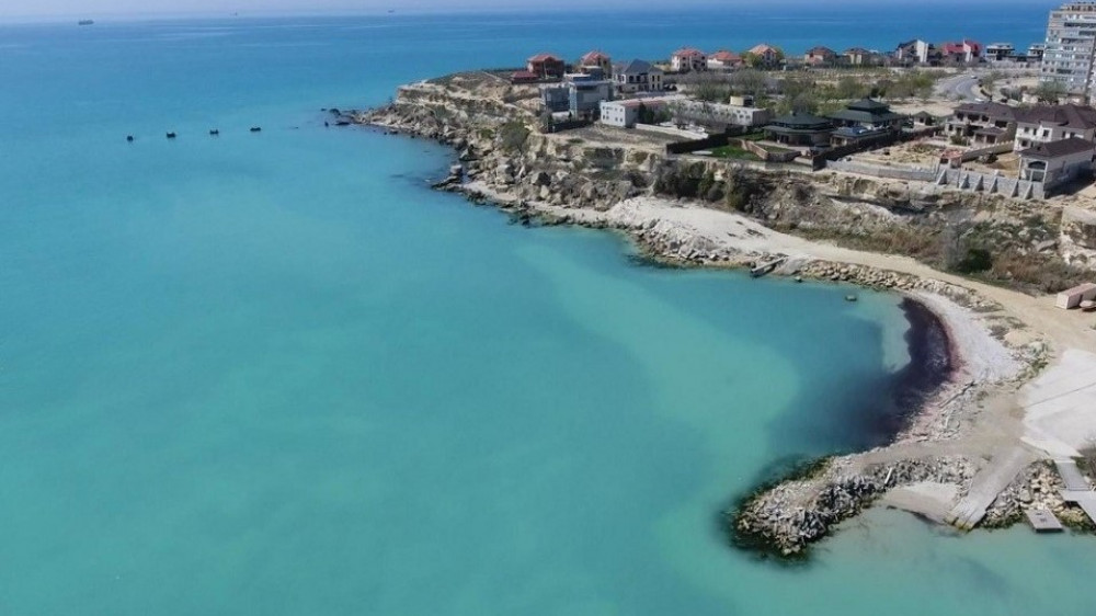 В Актау власти необоснованно передали в пользование 21 участок на побережье Каспия