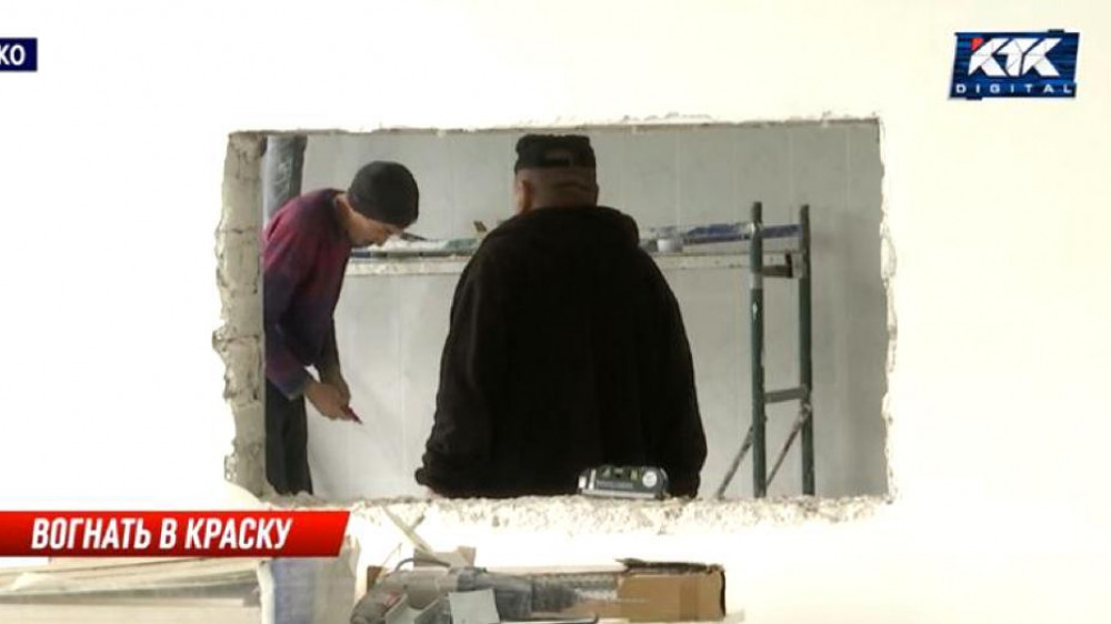 Бетономешалка в актовом зале: в школе Рублевки продолжается ремонт