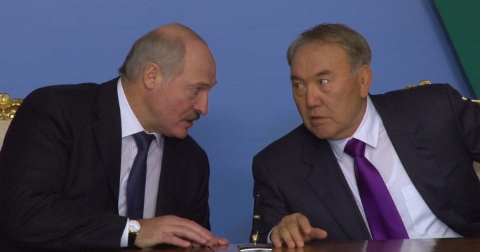 Назарбаев удивил Лукашенко белорусской пословицей