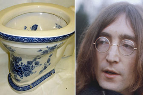 Унитаз Джона Леннона продали за 15 тысяч долларов