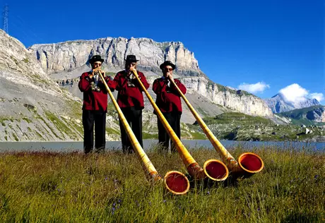 Швейцарцы и датчане признаны самыми счастливыми нациями в мире 