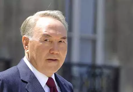 Назарбаев встретился с Цзя Цинлинем