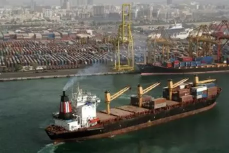 Суд арестовал теплоход "Магдалена" за долги перед экипажем