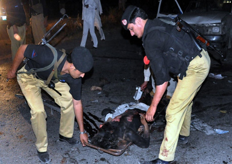 50 человек ранены во время взрыва на рынке Пакистана 