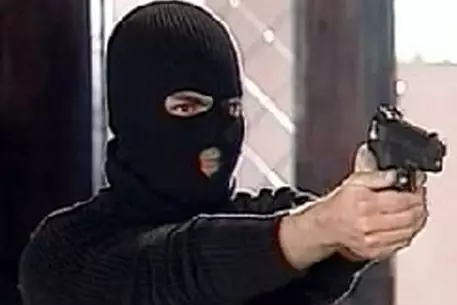 В США посетитель банка задержал вооруженного грабителя