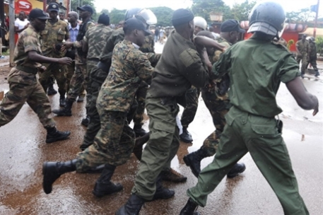 157 гвинейских оппозиционеров погибли при разгоне демонстрации