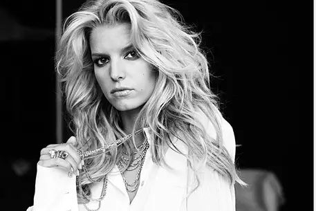 Джессика Симпсон занялась дизайном часов