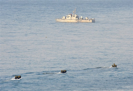 Исчезло искавшее моряков с затонувшего корвета "Чхонан" судно 