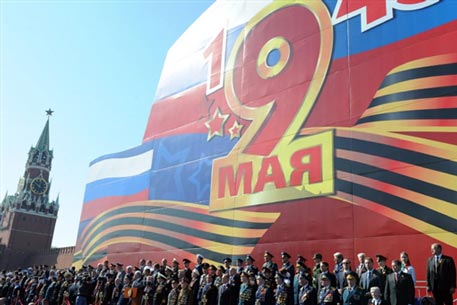 Янукович и Обама не посетят парад Победы в Москве