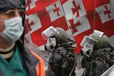 Грузинский телеканал заявил о вторжении войск России и убийстве Саакашвили