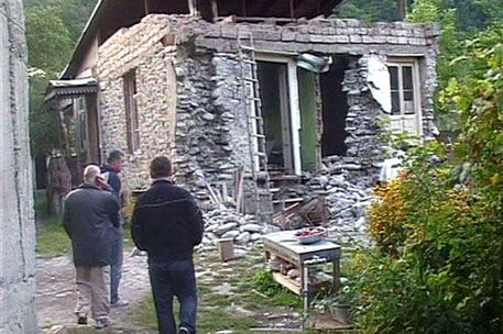 В Грузии землетрясение повредило 736 домов
