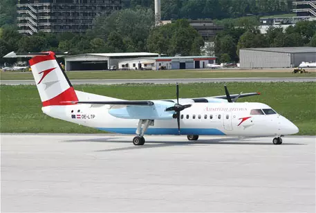 В Австрии самолет сел после отказа двигателя