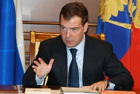Медведев потребовал наказать виновных в гибели детей в "Азове"