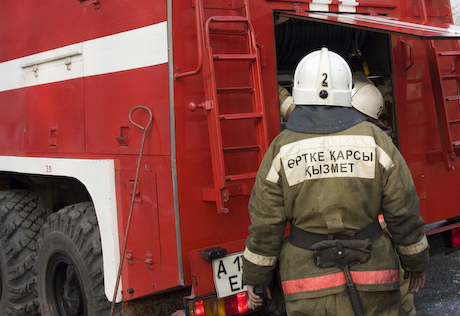В Жамбылской области во время пожара в дачном доме погиб человек
