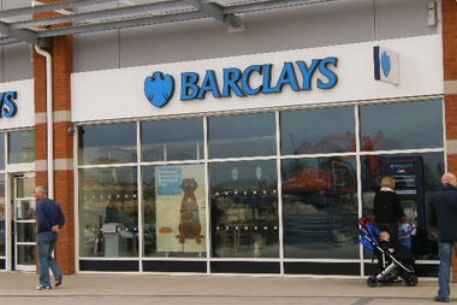 Грабителю банка Barclays предъявили обвинение