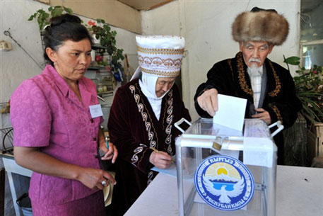МВД Киргизии расследует фальсификации на выборах 2009 года