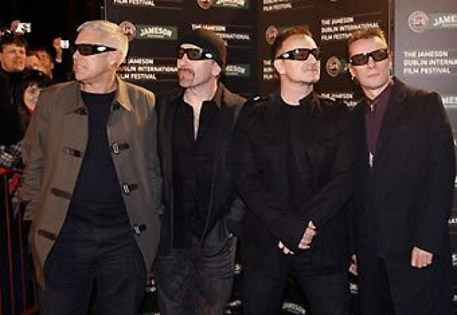 Greenpeace не пустили на концерт U2 в Москве